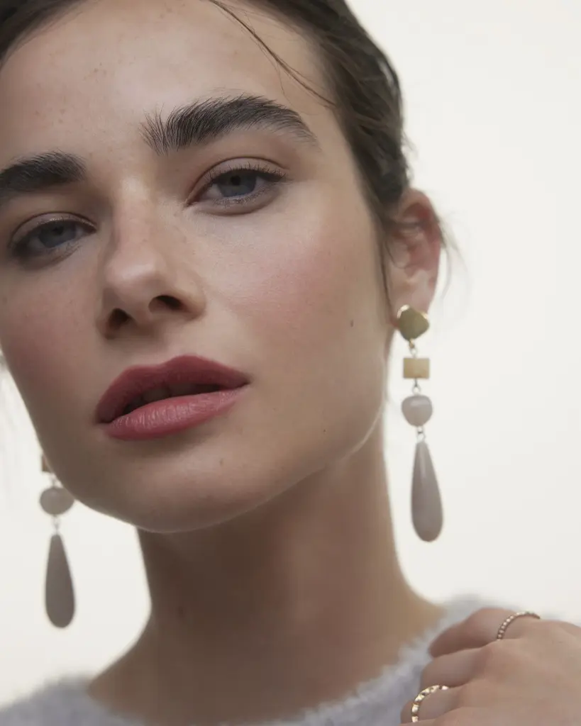 Le Regard - Eyes - Model Light Skin - Taupe Color.webp